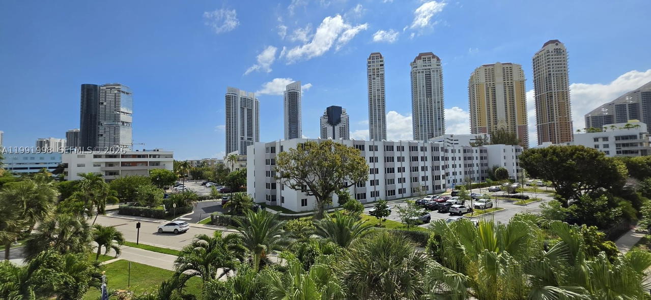 Real estate property located at 17900 Bay Rd #408, Miami-dade, Eden Roc Condo, Sunny Isles Beach, FL