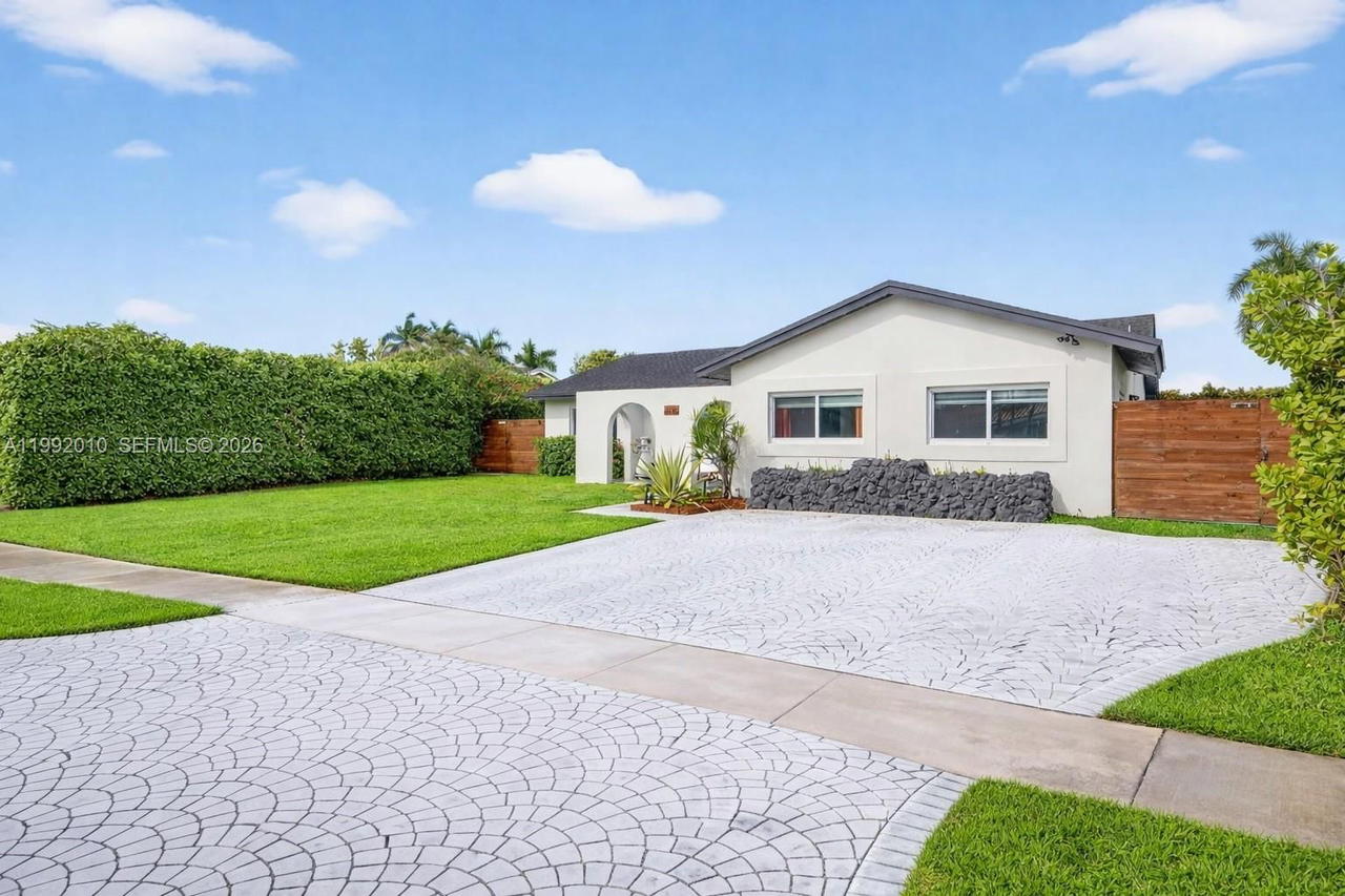 Real estate property located at 4890 141st Ave, Miami-dade, Bent Tree West, Miami, FL