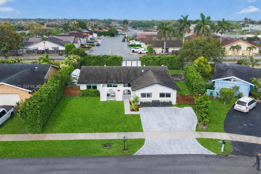 Real estate property located at 4890 141st Ave, Miami-dade, Bent Tree West, Miami, FL