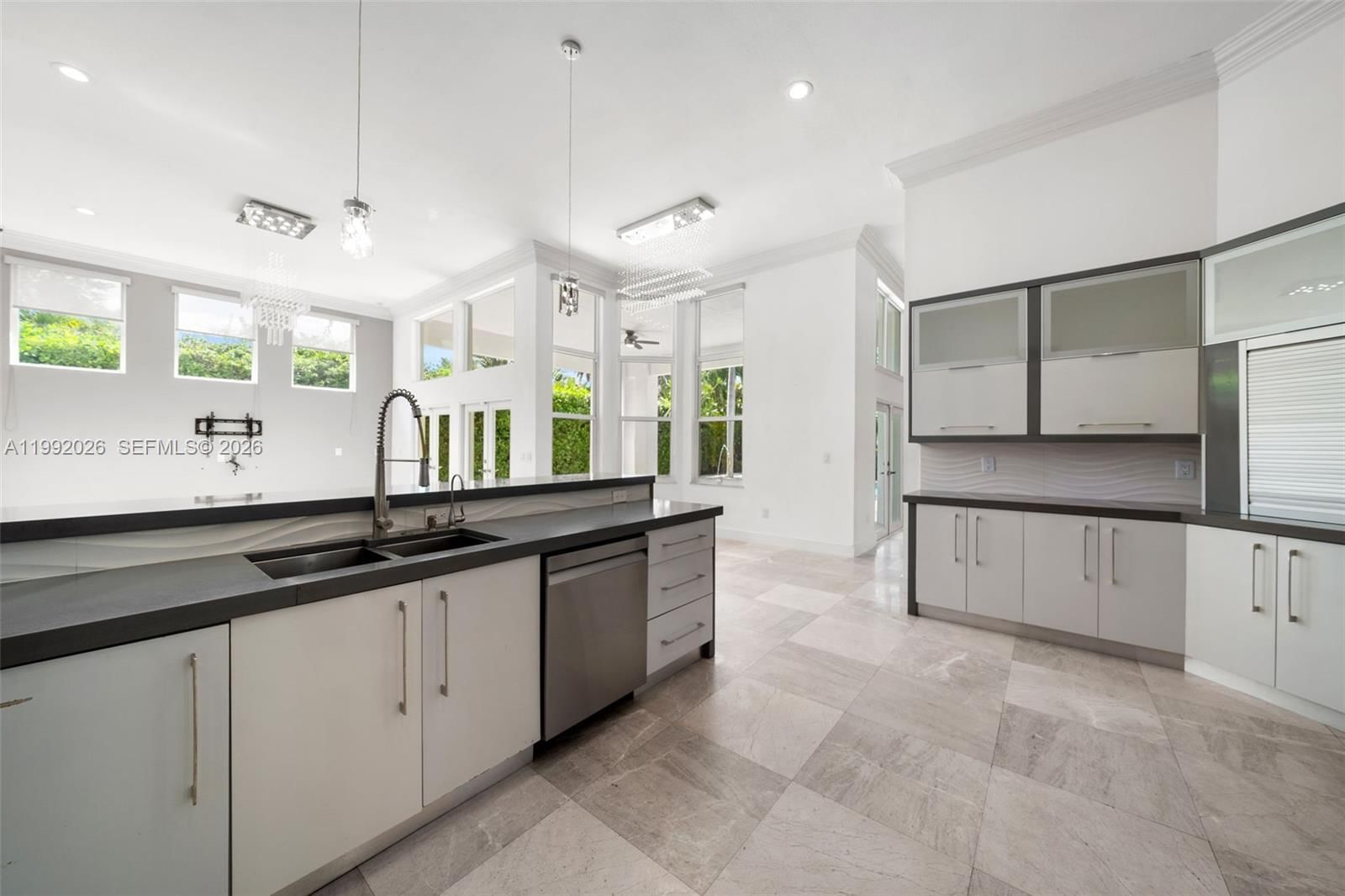 Real estate property located at 15501 77th Ave, Miami-dade, Royal Cutler Estates, Palmetto Bay, FL