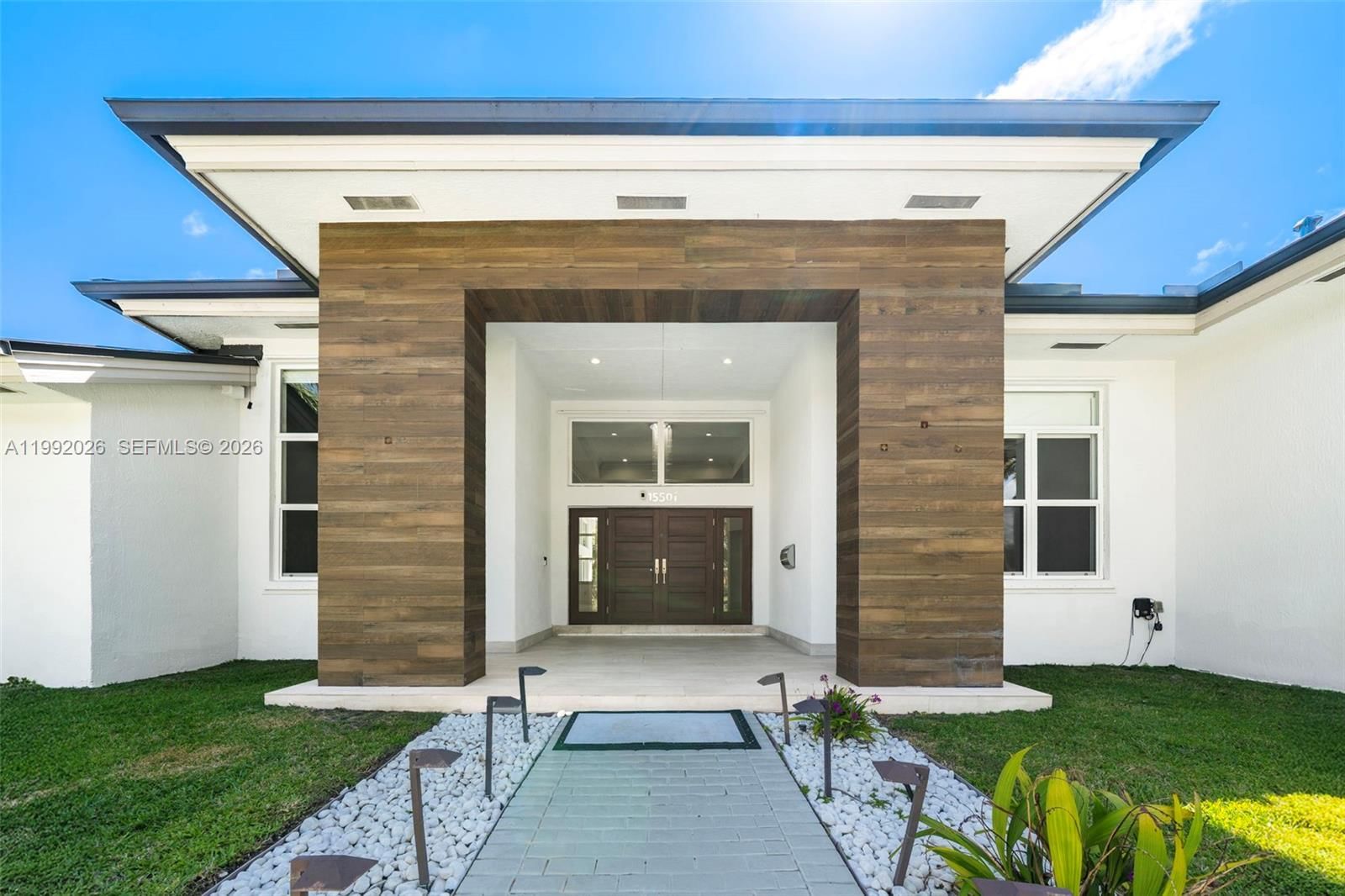 Real estate property located at 15501 77th Ave, Miami-dade, Royal Cutler Estates, Palmetto Bay, FL