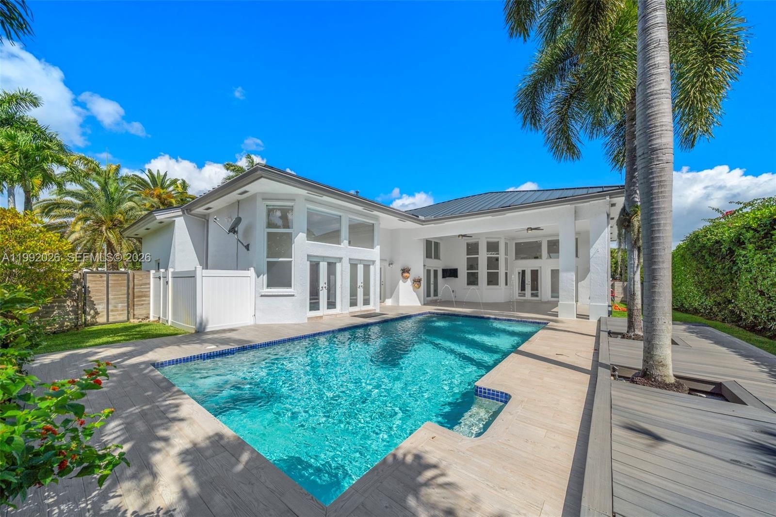 Real estate property located at 15501 77th Ave, Miami-dade, Royal Cutler Estates, Palmetto Bay, FL