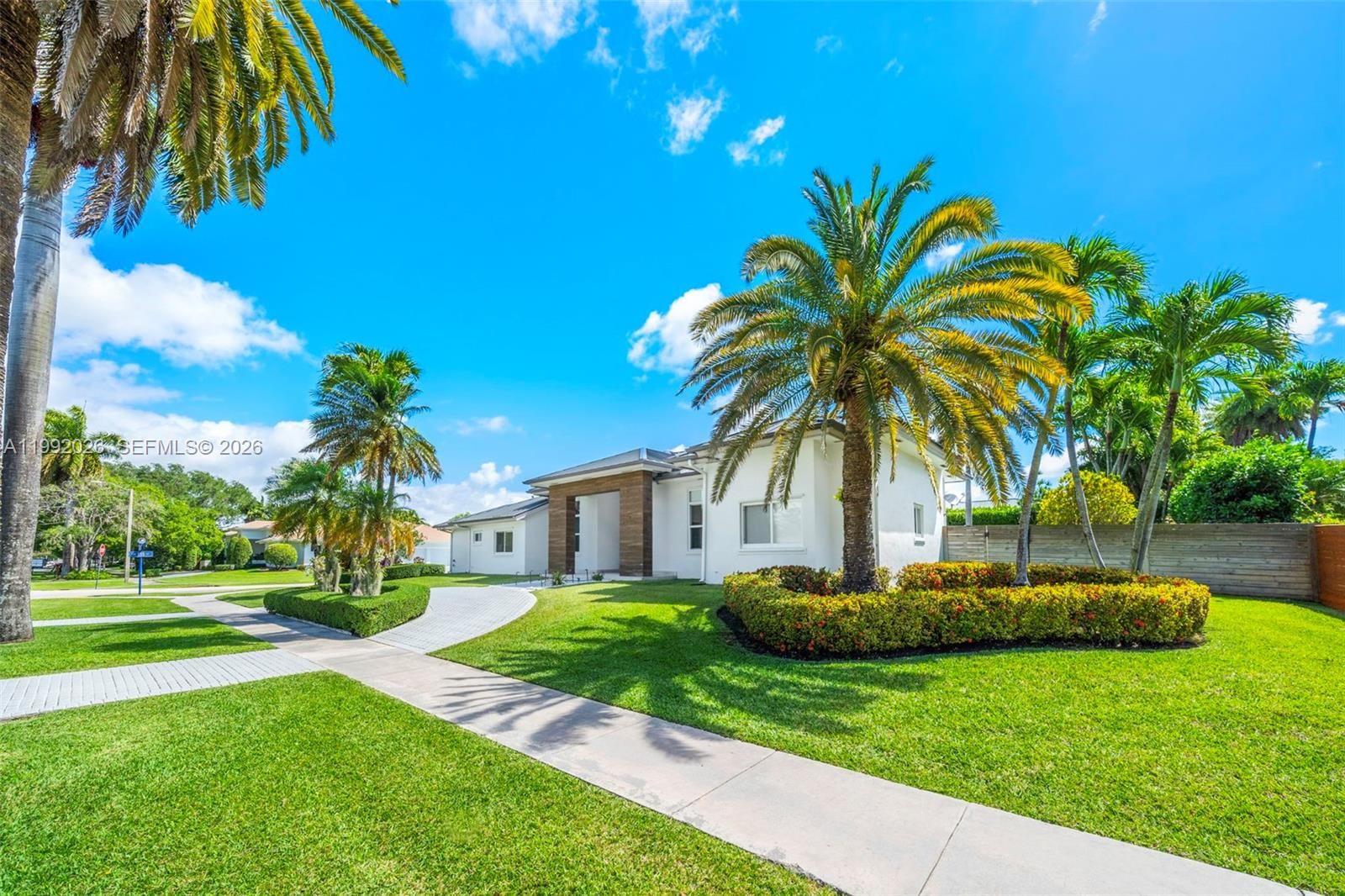 Real estate property located at 15501 77th Ave, Miami-dade, Royal Cutler Estates, Palmetto Bay, FL