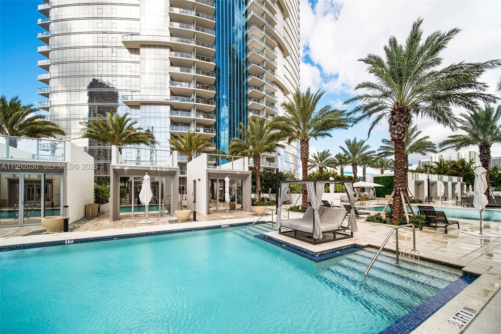 Real estate property located at 851 1st Ave #3211, Miami-dade, Paramount Miami Worldcent, Miami, FL