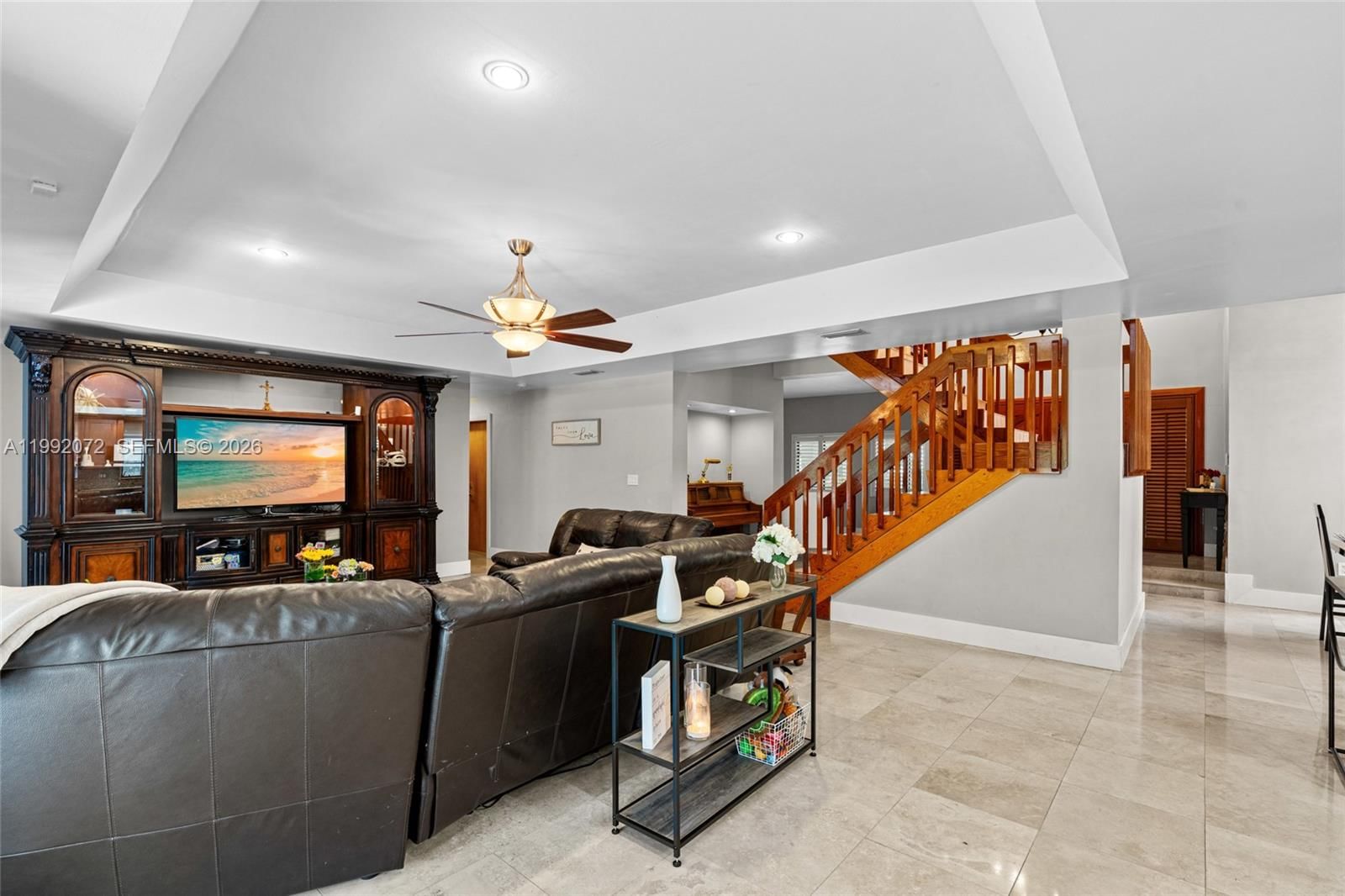Real estate property located at 16214 82nd Pl, Miami-dade, 6th Addn To Royal Oaks, Miami Lakes, FL