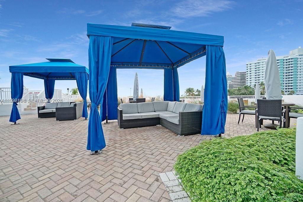 Real estate property located at 5401 Collins Ave #1514, Miami-dade, The Carriage House Condo, Miami Beach, FL