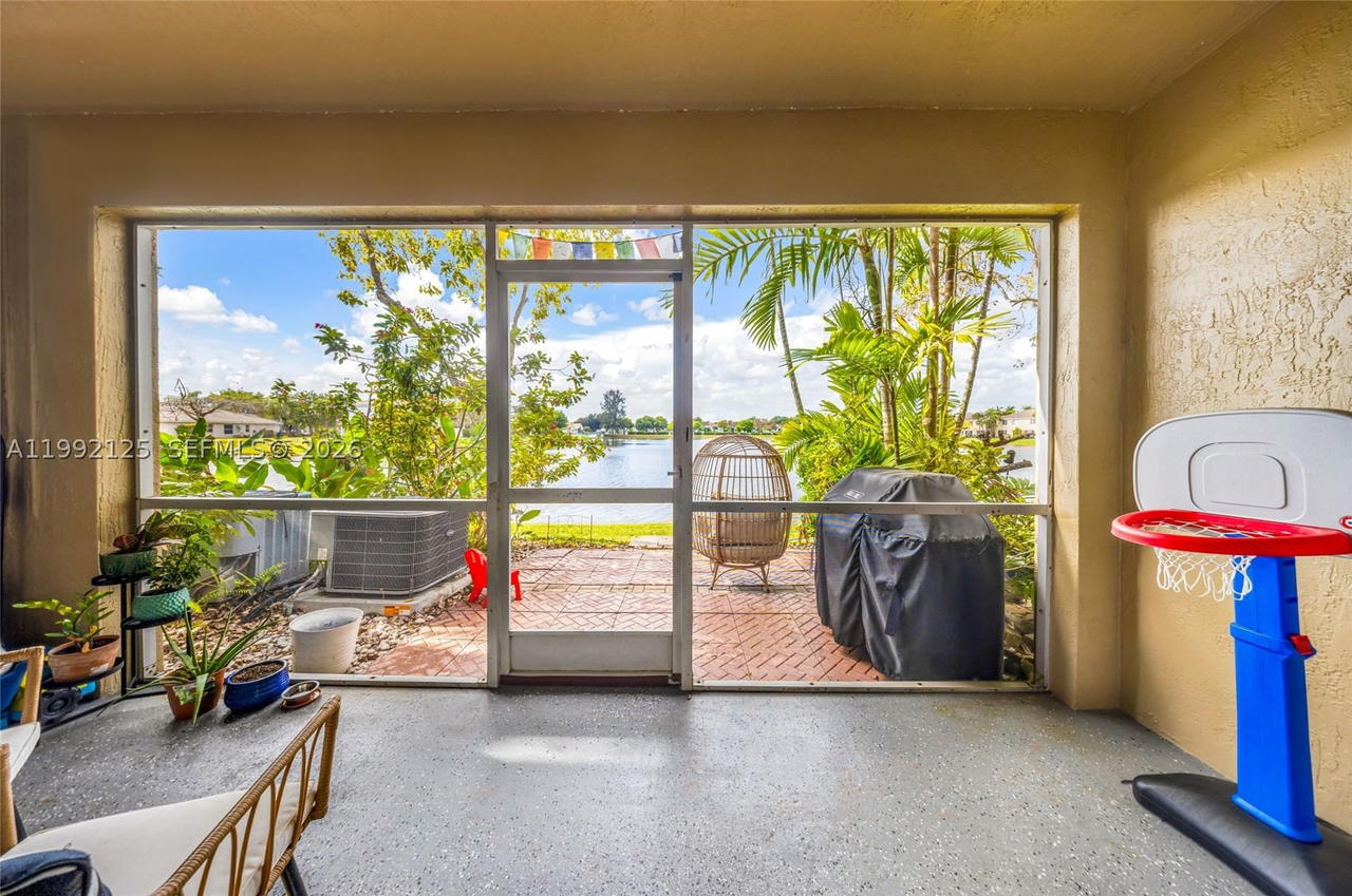 Real estate property located at 12158 5th Ct, Broward, Pelican Pointe, Pembroke Pines, FL