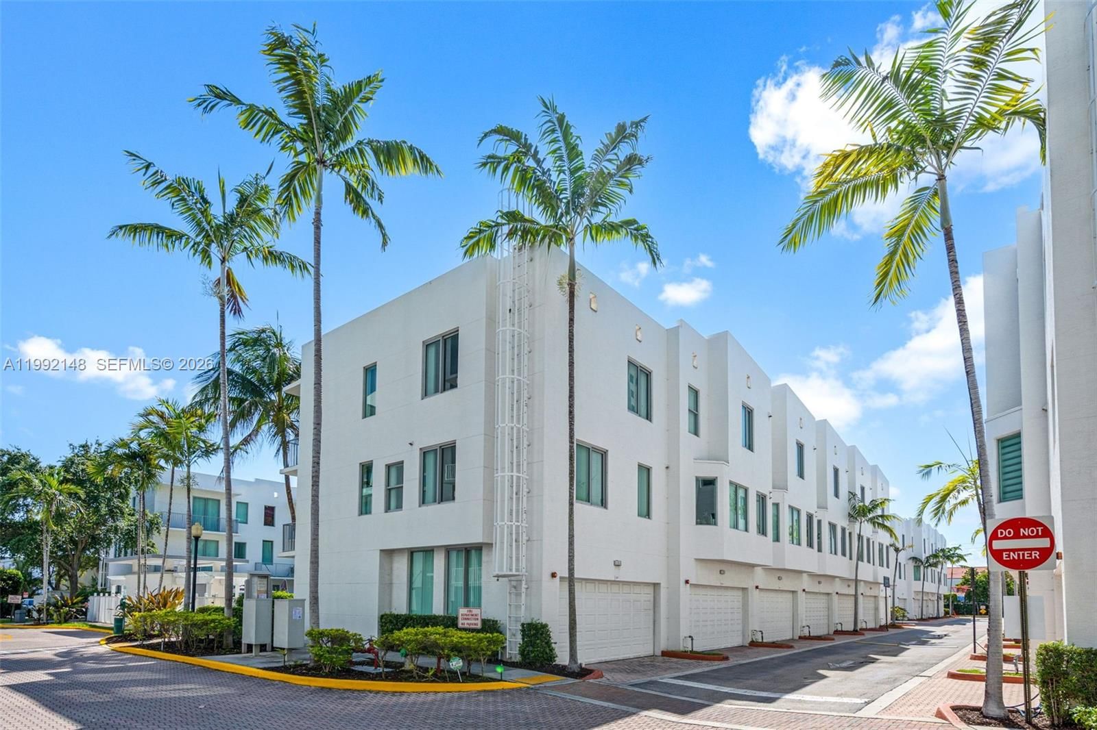 Real estate property located at 2134 Van Buren St #306, Broward, Courtyards At Hollywood, Hollywood, FL