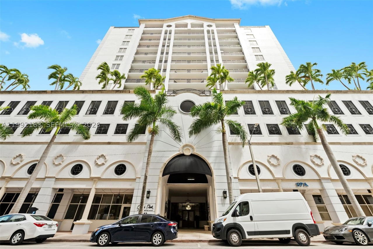 Real estate property located at 357 Almeria Ave #1006, Miami-dade, Gables Park Tower, Coral Gables, FL