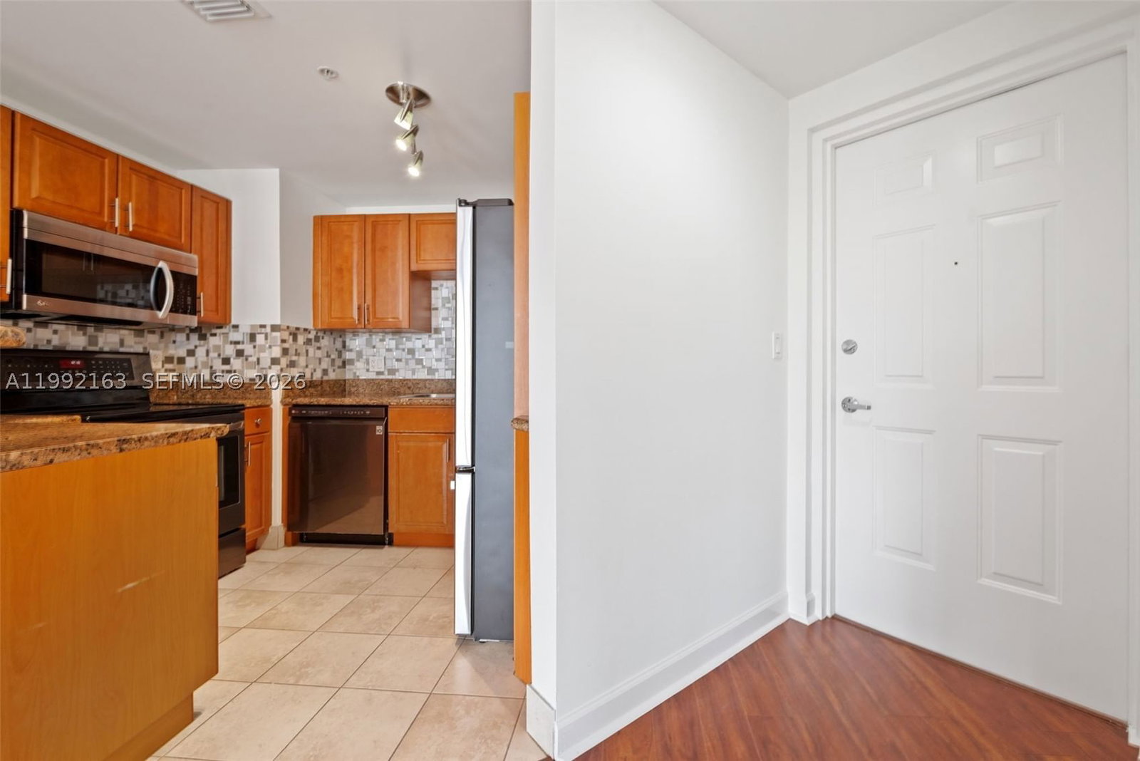 Real estate property located at 357 Almeria Ave #1006, Miami-dade, Gables Park Tower, Coral Gables, FL