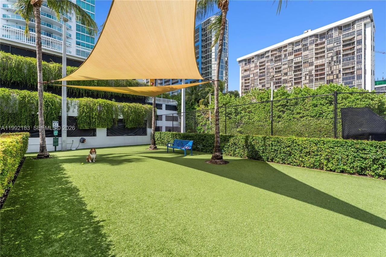 Real estate property located at 2101 Brickell Ave #806, Miami-dade, Skyline On Brickell Condo, Miami, FL