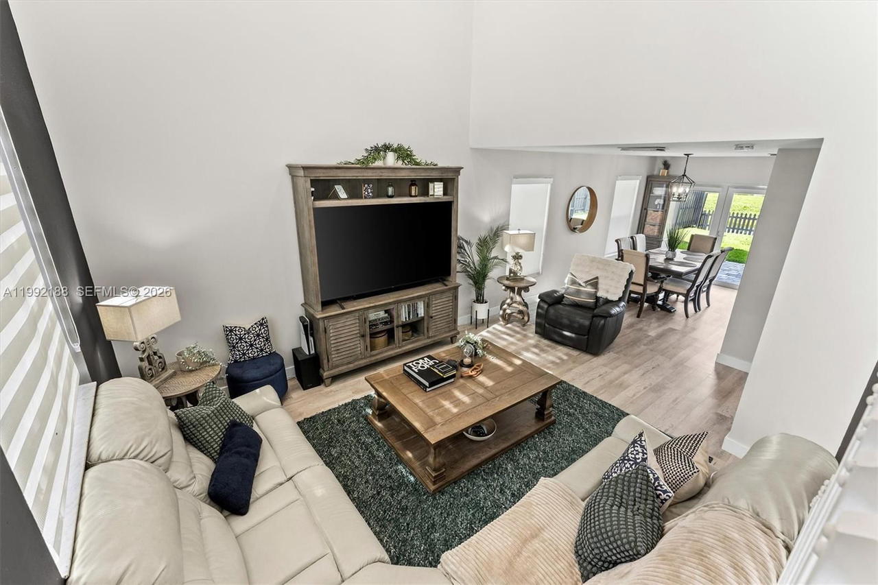 Real estate property located at 4420 82nd Way, Broward, Orange Drive-pine Island, Davie, FL