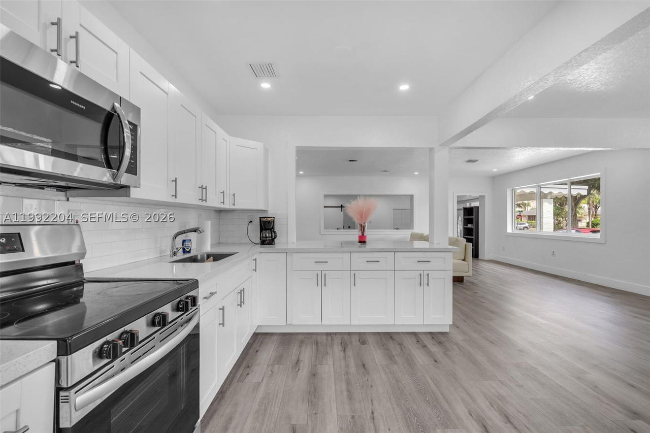 Real estate property located at 181 121st St, Miami-dade, Breezeswept Estates, North Miami, FL