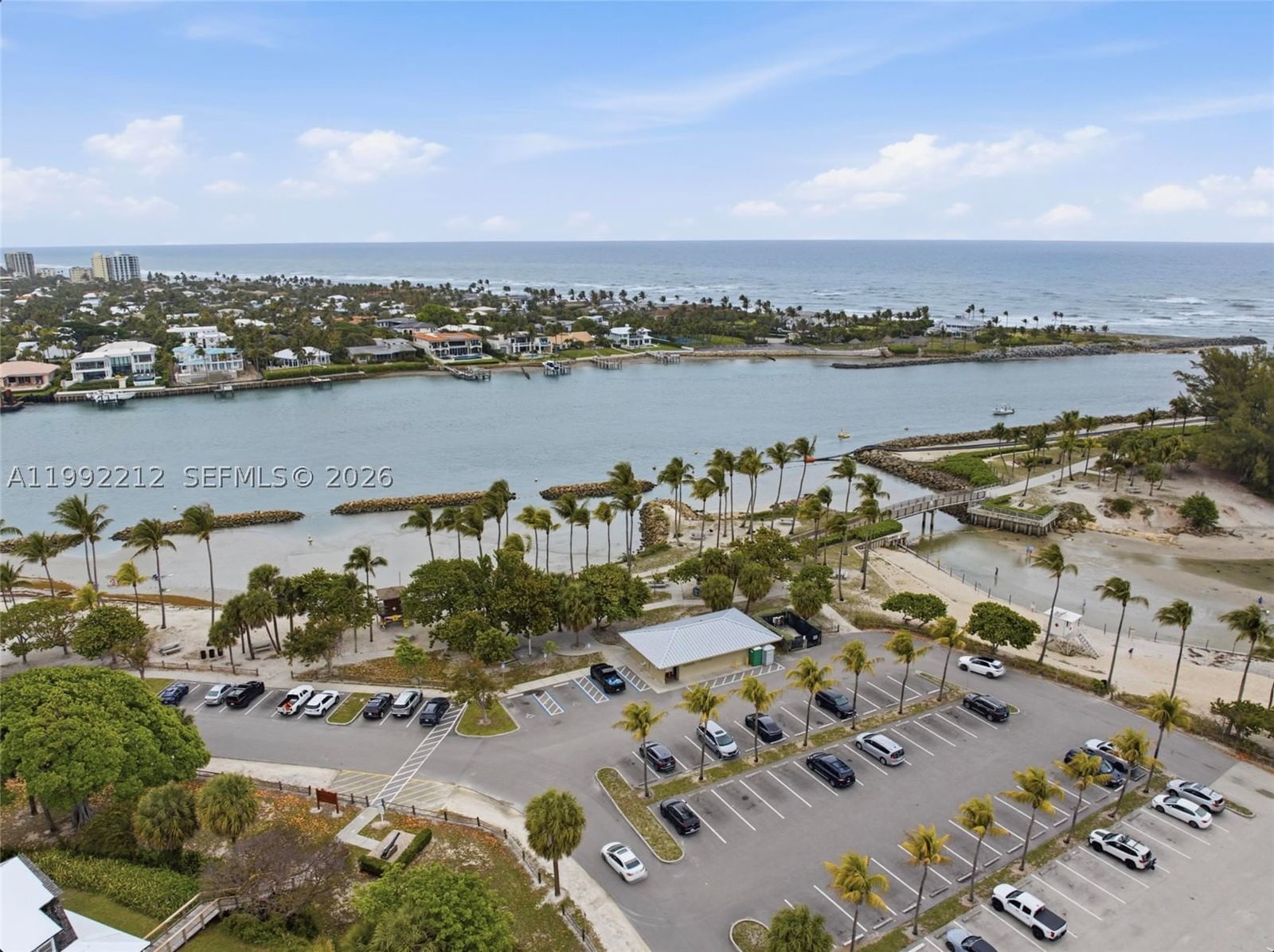 Real estate property located at 18546 Lake Bend Dr, Palm Beach, Shores 1, Jupiter, FL