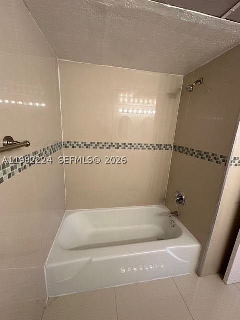 Real estate property located at 5400 77 Court #2R, Miami-dade, Miller Lake Condo, Miami, FL