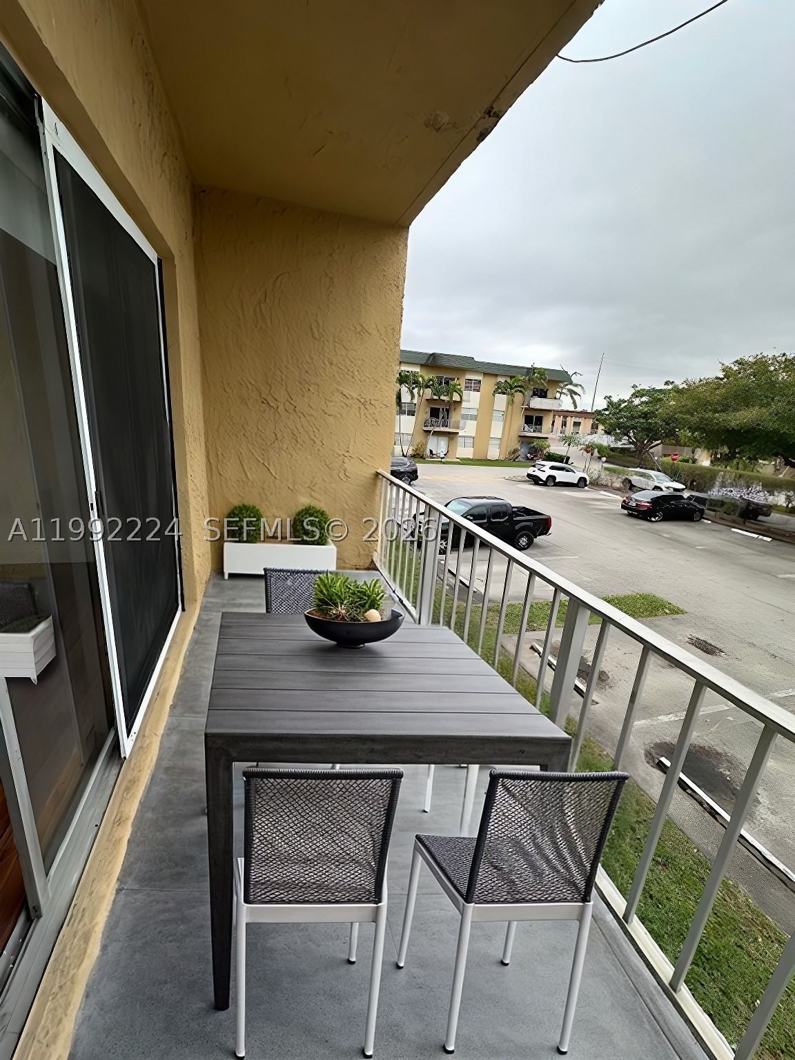Real estate property located at 5400 77 Court #2R, Miami-dade, Miller Lake Condo, Miami, FL