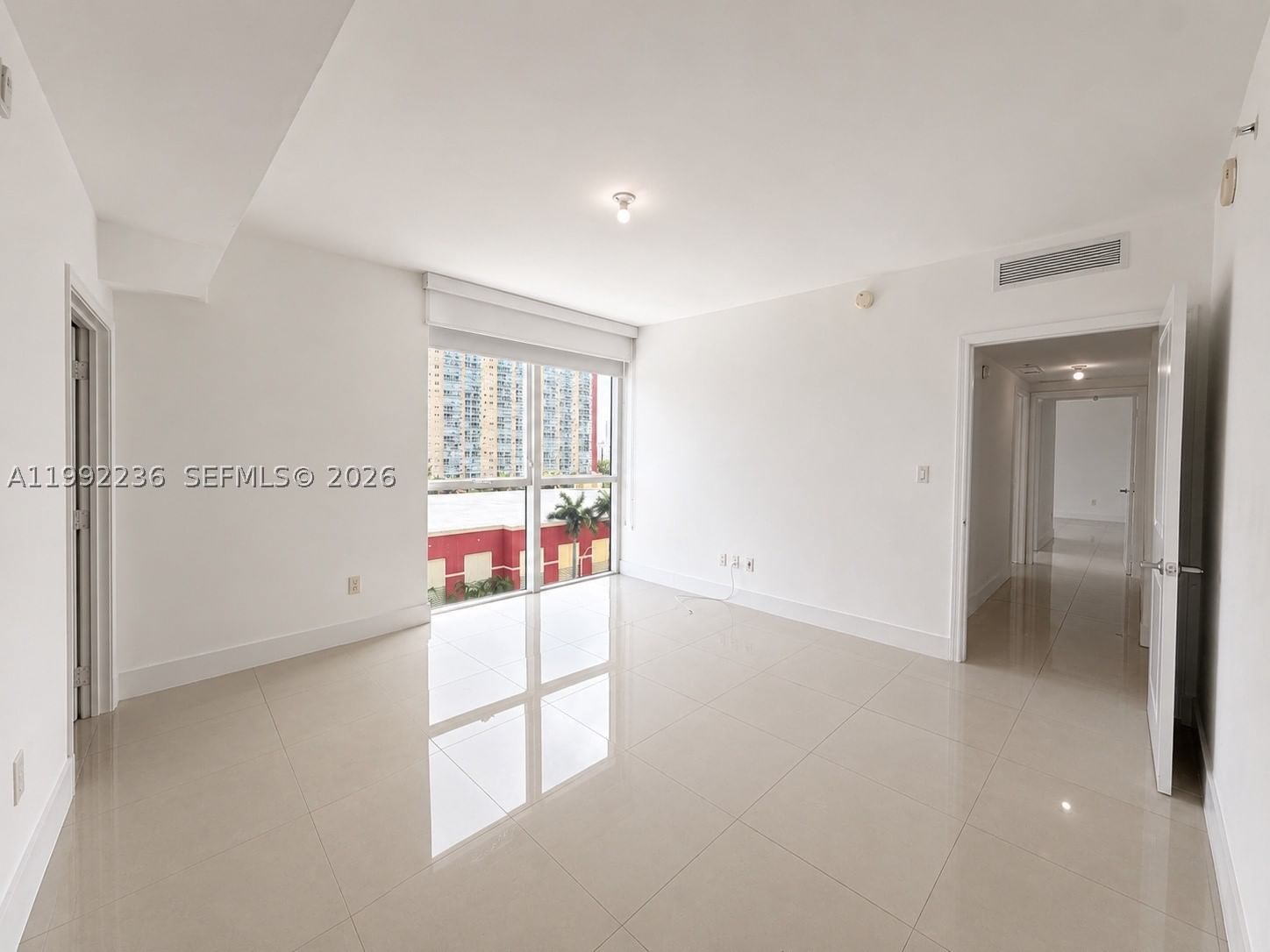 Real estate property located at 400 Sunny Isles Blvd #819, Miami-dade, 400 Sunny Isles Condo Eas, Sunny Isles Beach, FL