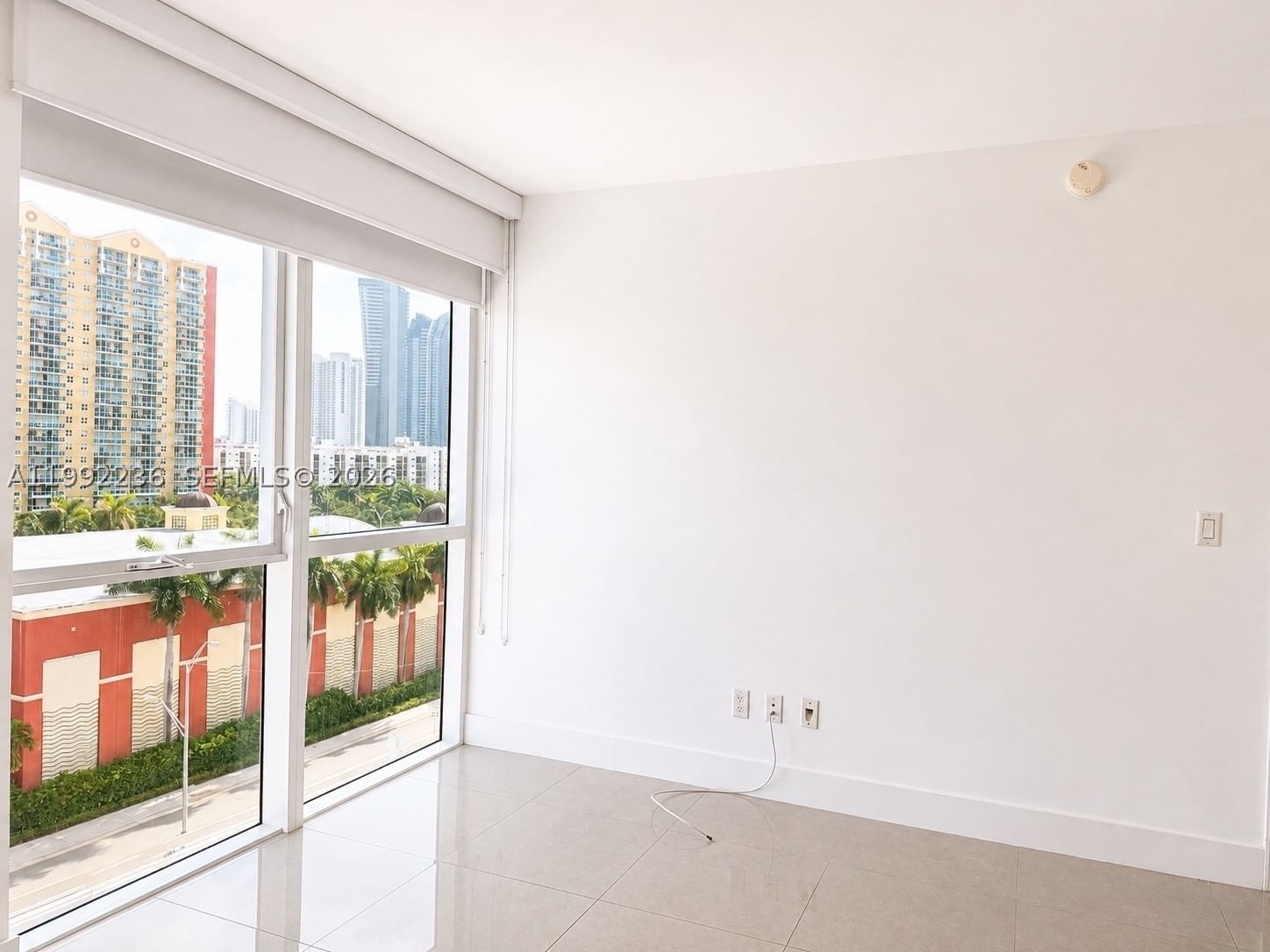 Real estate property located at 400 Sunny Isles Blvd #819, Miami-dade, 400 Sunny Isles Condo Eas, Sunny Isles Beach, FL