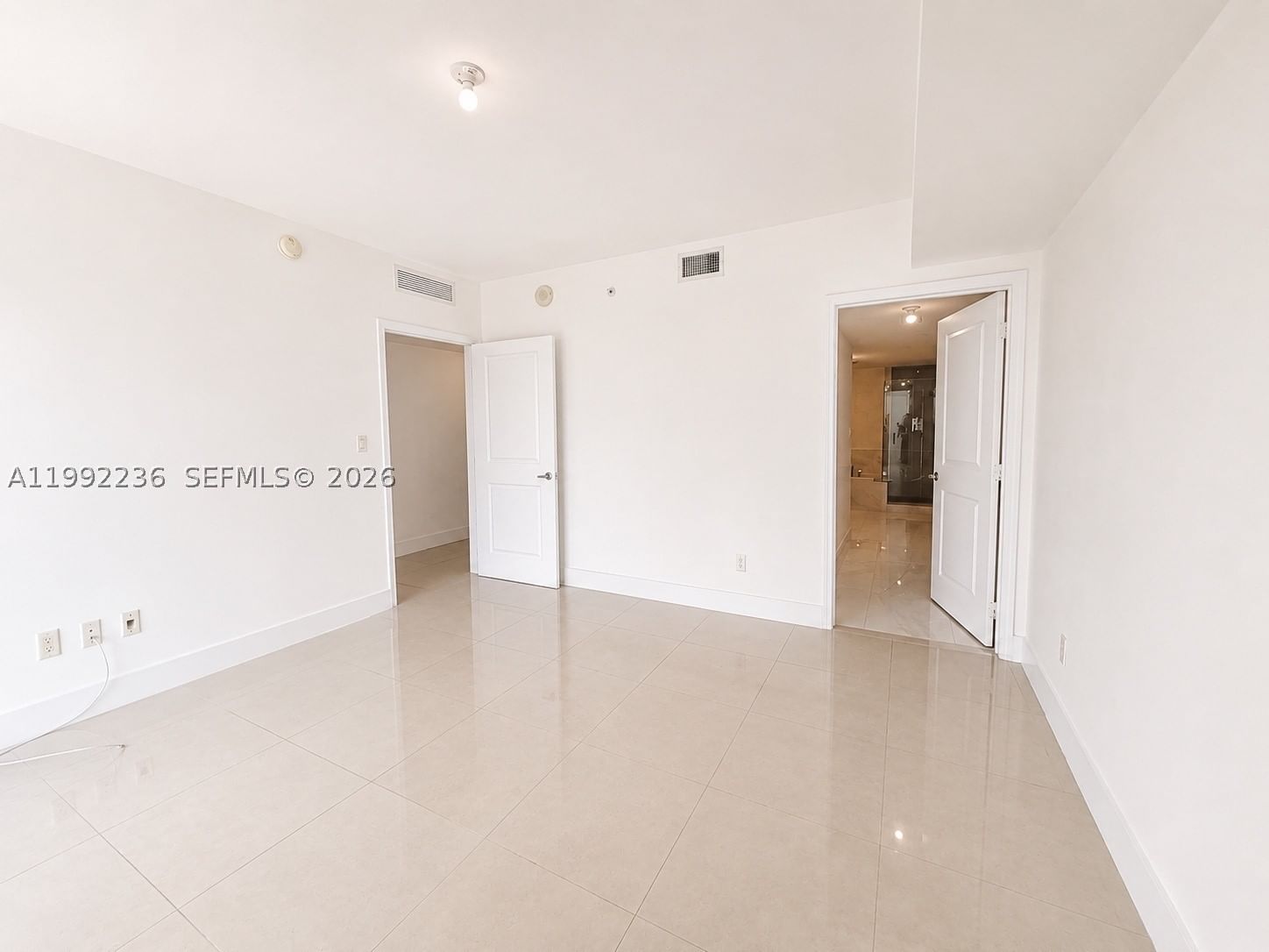 Real estate property located at 400 Sunny Isles Blvd #819, Miami-dade, 400 Sunny Isles Condo Eas, Sunny Isles Beach, FL