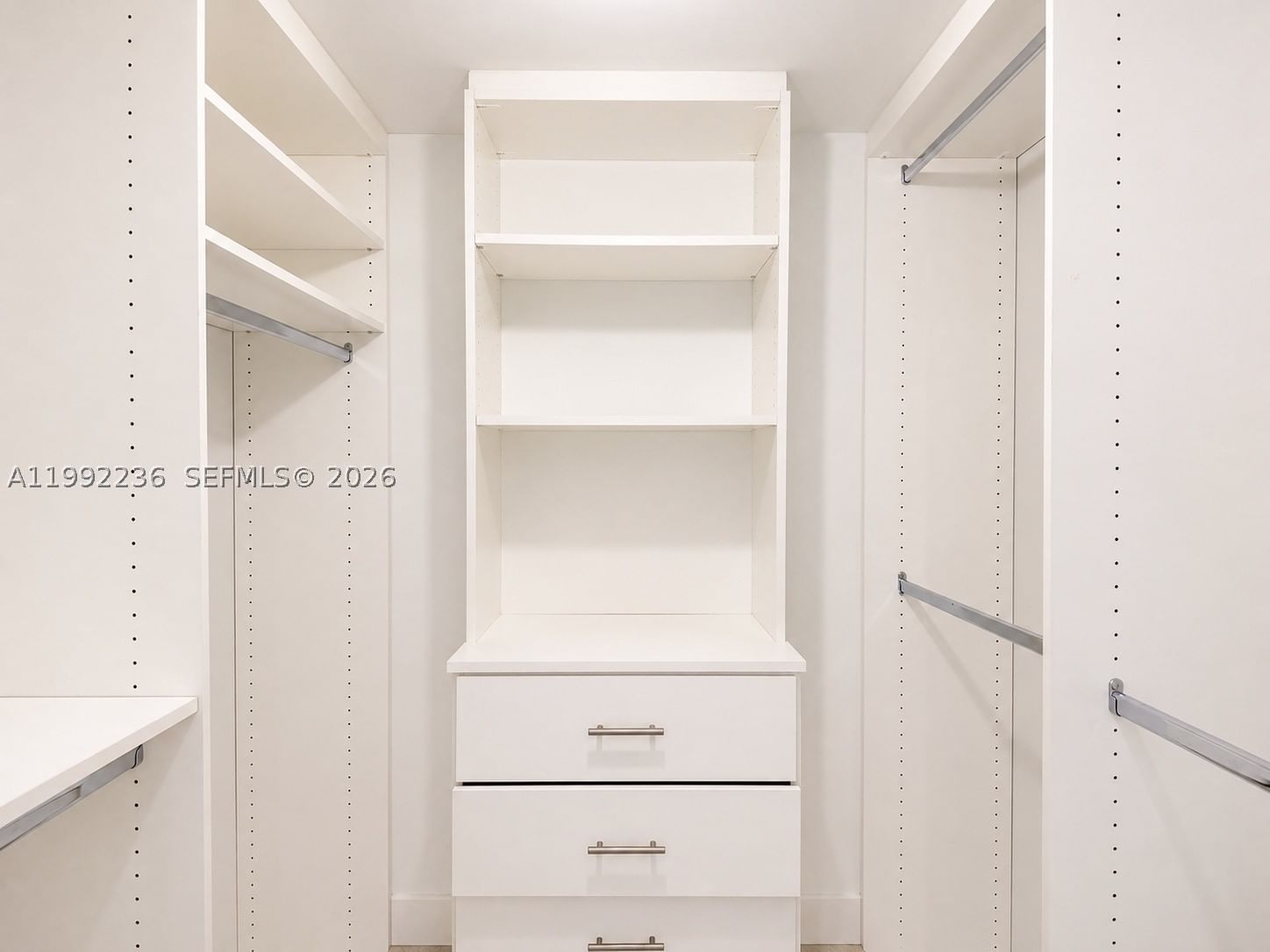 Real estate property located at 400 Sunny Isles Blvd #819, Miami-dade, 400 Sunny Isles Condo Eas, Sunny Isles Beach, FL