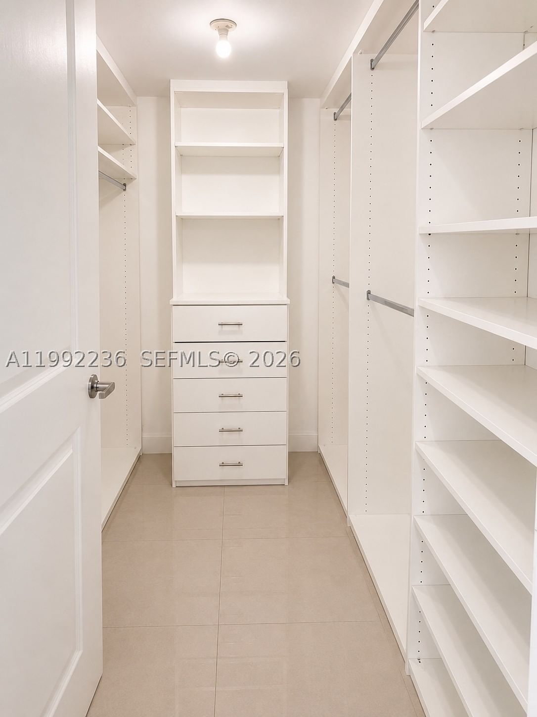 Real estate property located at 400 Sunny Isles Blvd #819, Miami-dade, 400 Sunny Isles Condo Eas, Sunny Isles Beach, FL