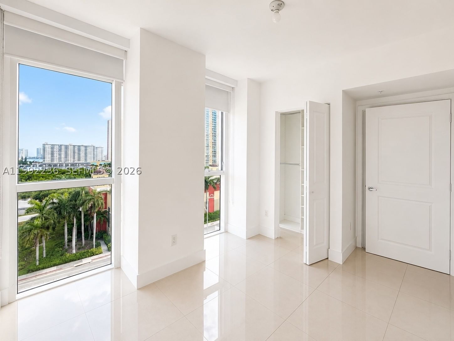 Real estate property located at 400 Sunny Isles Blvd #819, Miami-dade, 400 Sunny Isles Condo Eas, Sunny Isles Beach, FL