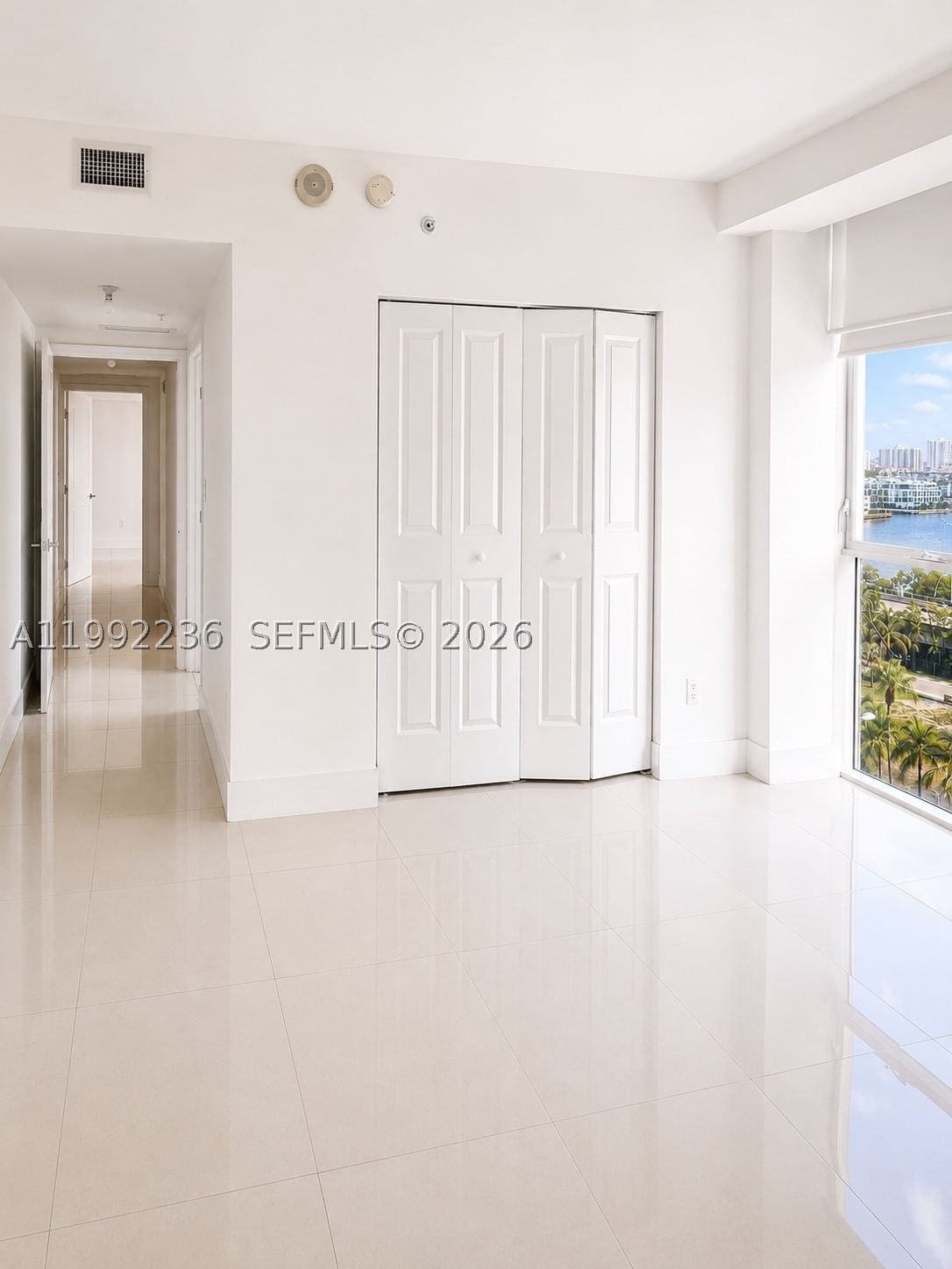 Real estate property located at 400 Sunny Isles Blvd #819, Miami-dade, 400 Sunny Isles Condo Eas, Sunny Isles Beach, FL