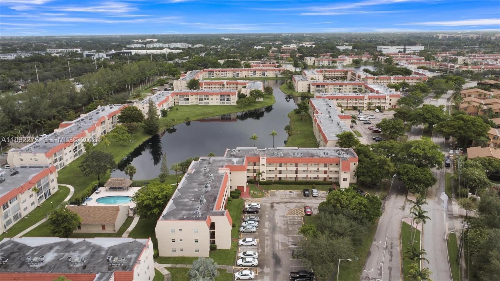 Real estate property located at 2651 Sunrise Lakes Dr #104, Broward, Sunrise Lakes 9 Condo, Sunrise, FL