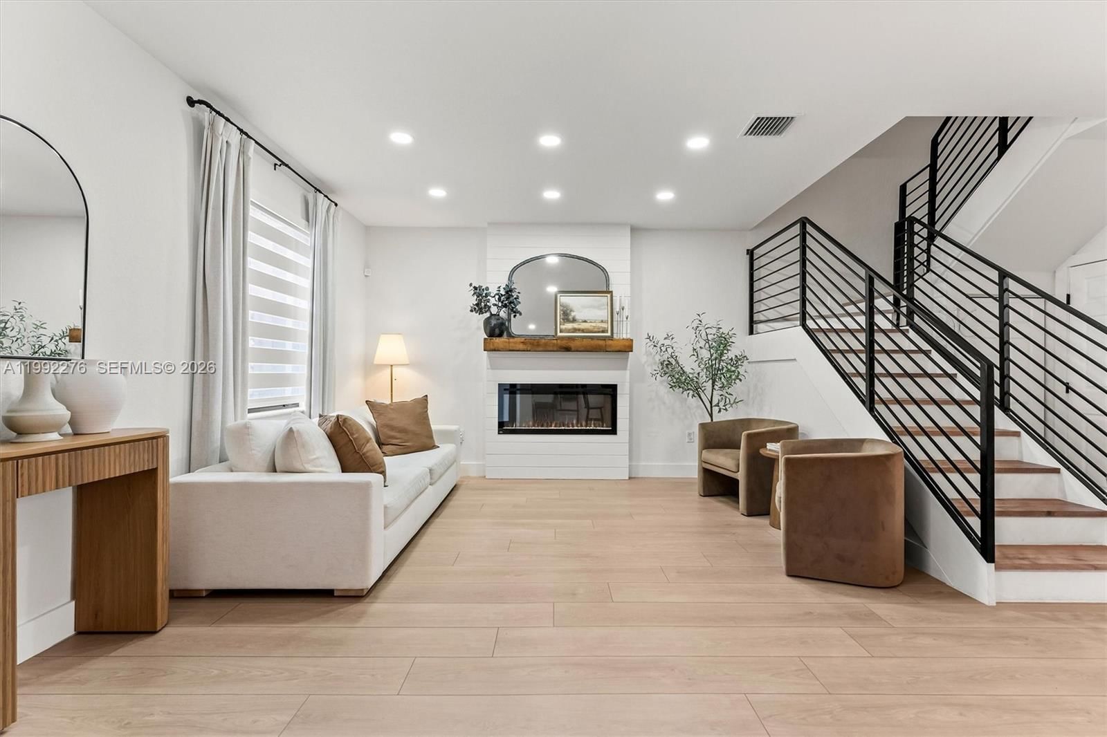 Real estate property located at 10487 34th Ct, Miami-dade, Aquabella Section Two, Hialeah, FL