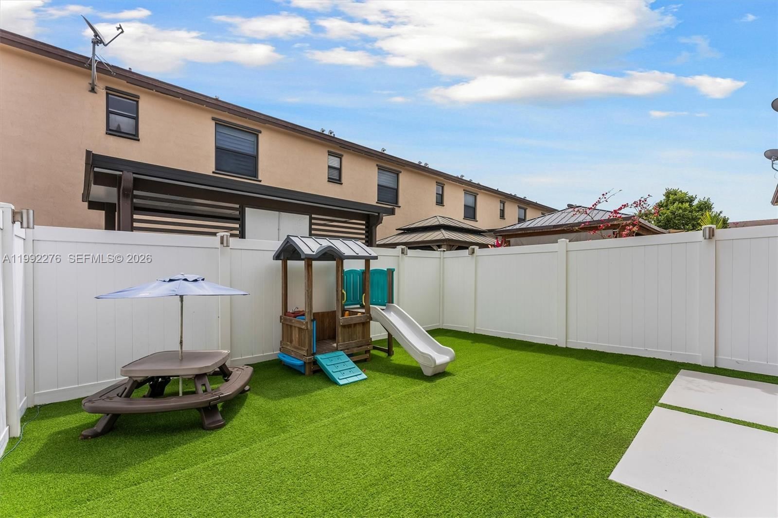 Real estate property located at 10487 34th Ct, Miami-dade, Aquabella Section Two, Hialeah, FL