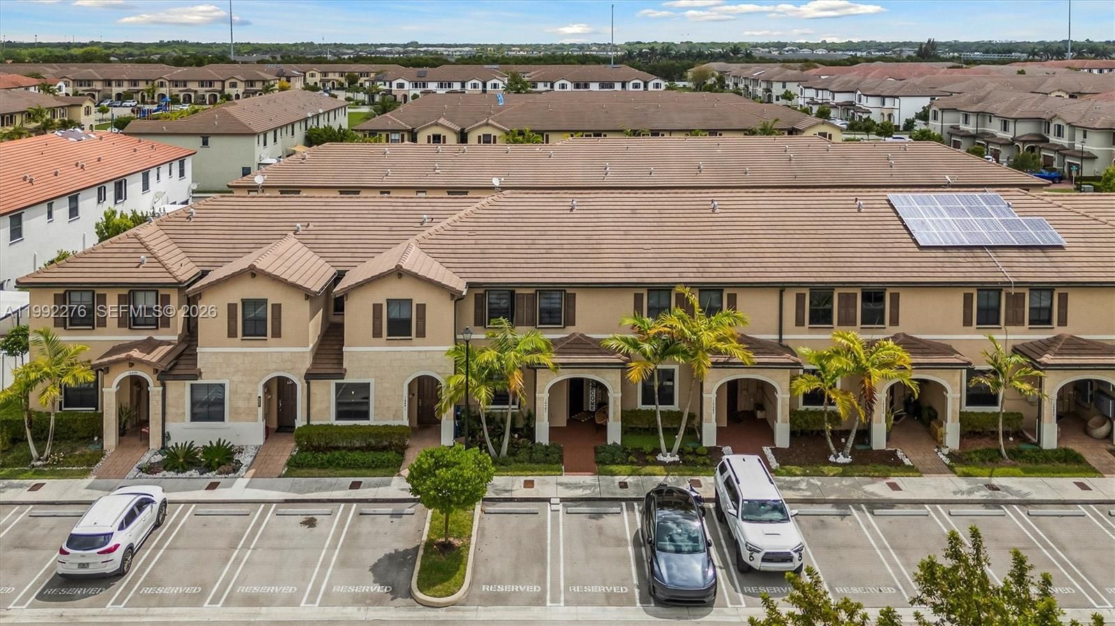 Real estate property located at 10487 34th Ct, Miami-dade, Aquabella Section Two, Hialeah, FL