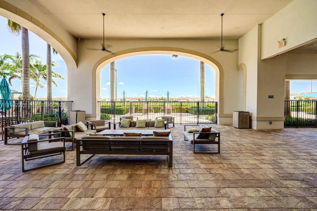 Real estate property located at 10487 34th Ct, Miami-dade, Aquabella Section Two, Hialeah, FL