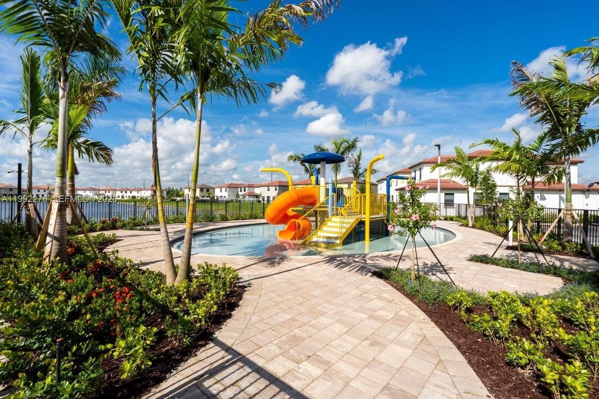 Real estate property located at 10487 34th Ct, Miami-dade, Aquabella Section Two, Hialeah, FL