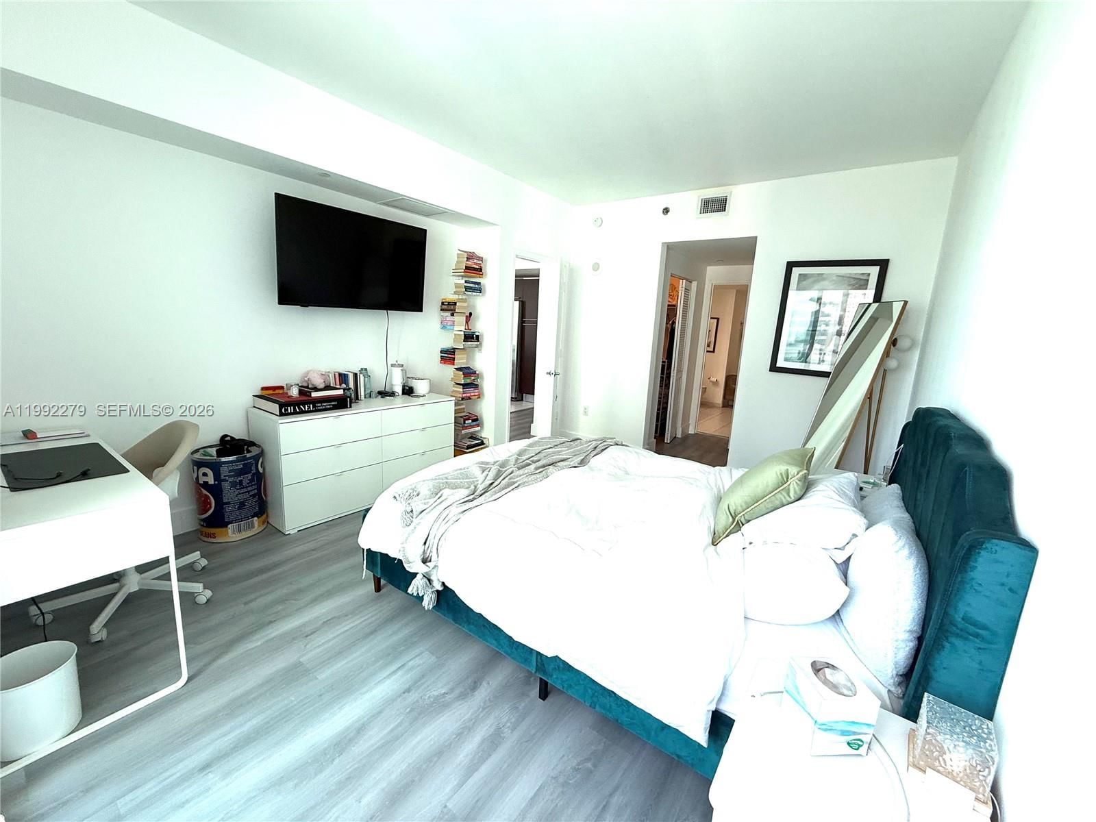 Real estate property located at 950 Brickell Bay Dr #2706, Miami-dade, The Plaza 851 Brickell Co, Miami, FL