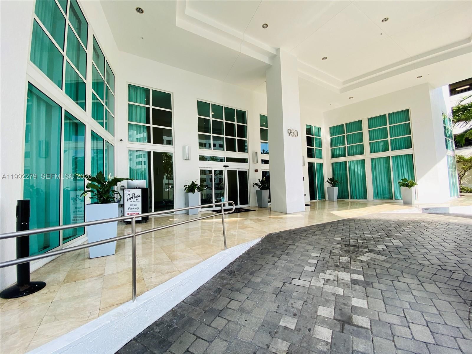 Real estate property located at 950 Brickell Bay Dr #2706, Miami-dade, The Plaza 851 Brickell Co, Miami, FL