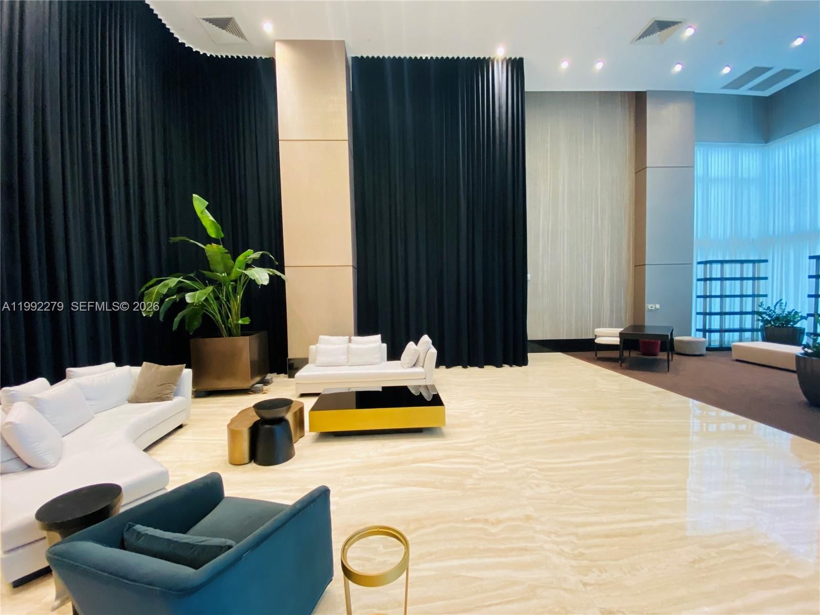 Real estate property located at 950 Brickell Bay Dr #2706, Miami-dade, The Plaza 851 Brickell Co, Miami, FL