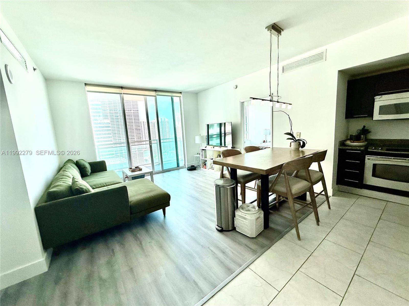 Real estate property located at 950 Brickell Bay Dr #2706, Miami-dade, The Plaza 851 Brickell Co, Miami, FL