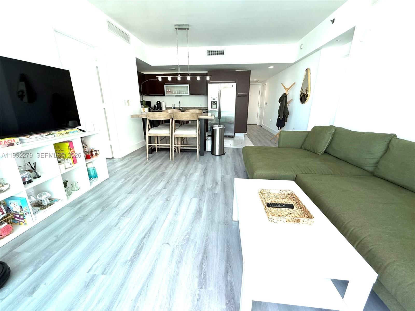 Real estate property located at 950 Brickell Bay Dr #2706, Miami-dade, The Plaza 851 Brickell Co, Miami, FL