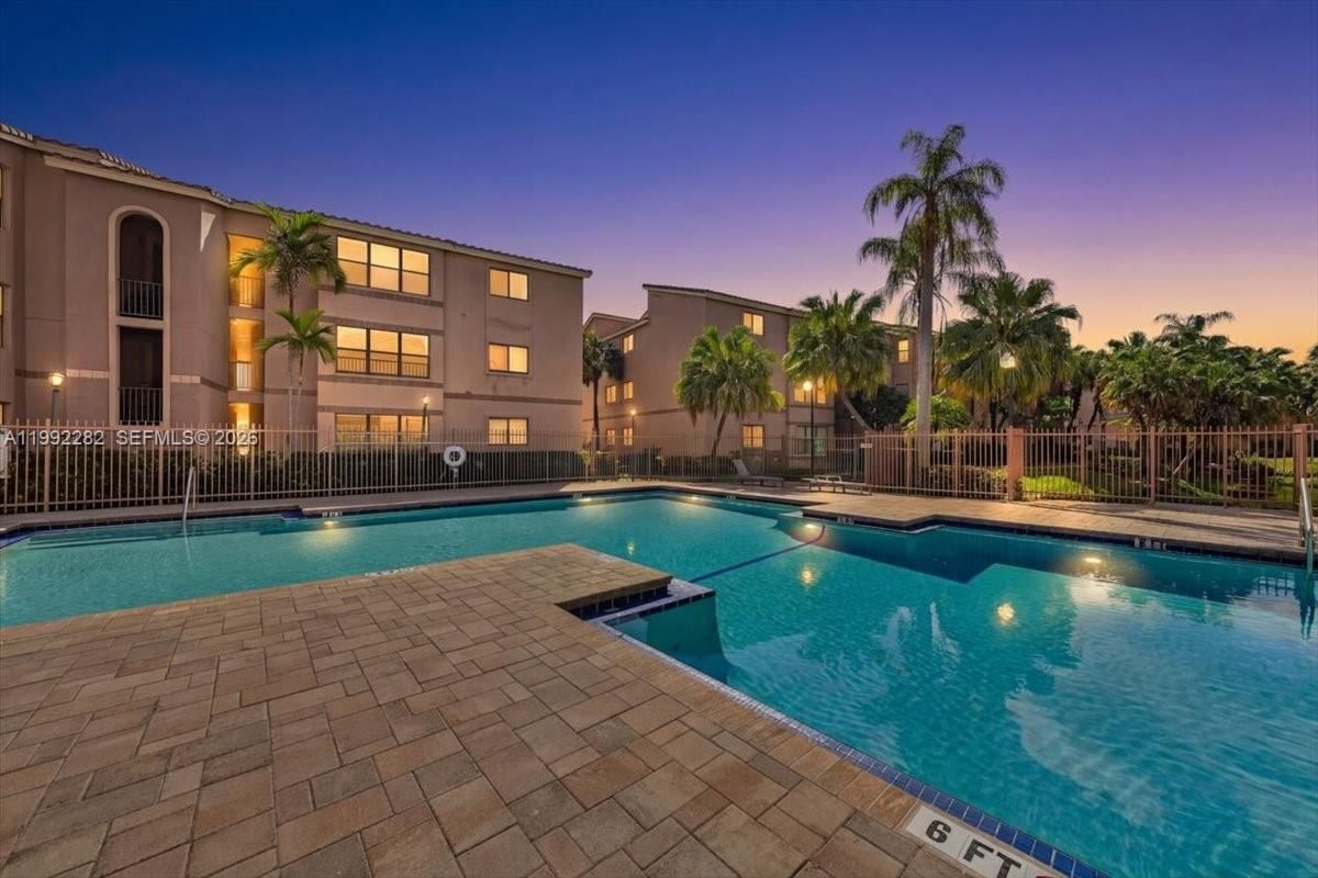 Real estate property located at 2796 University Dr #2202, Broward, Sundance At Davie Condo, Davie, FL