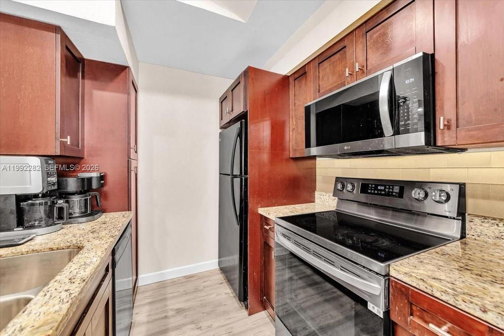 Real estate property located at 2796 University Dr #2202, Broward, Sundance At Davie Condo, Davie, FL