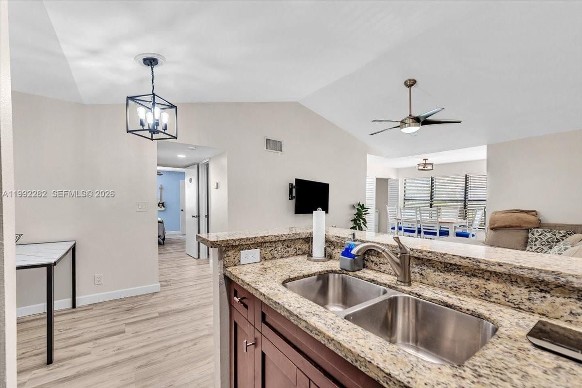 Real estate property located at 2796 University Dr #2202, Broward, Sundance At Davie Condo, Davie, FL