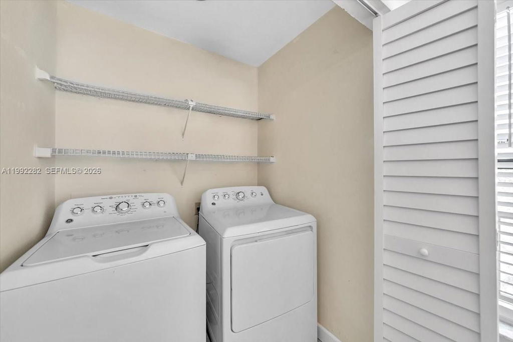 Real estate property located at 2796 University Dr #2202, Broward, Sundance At Davie Condo, Davie, FL