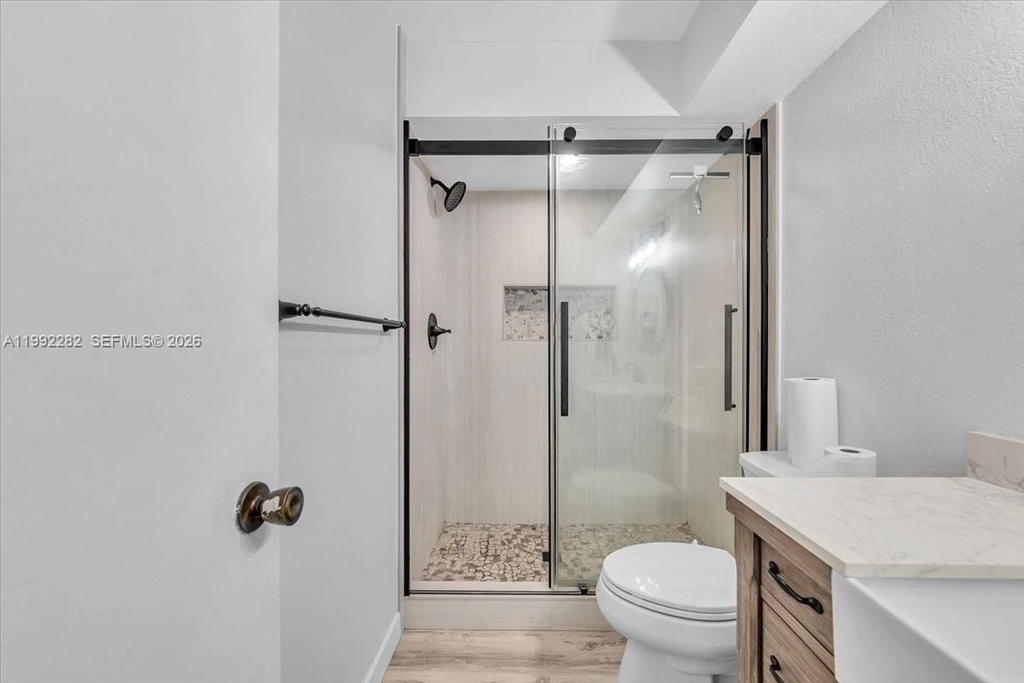 Real estate property located at 2796 University Dr #2202, Broward, Sundance At Davie Condo, Davie, FL