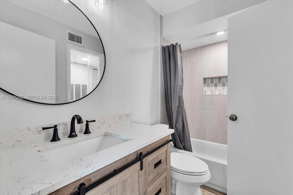 Real estate property located at 2796 University Dr #2202, Broward, Sundance At Davie Condo, Davie, FL