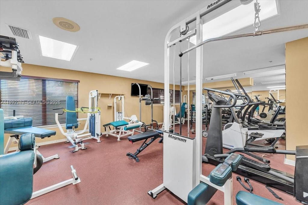 Real estate property located at 2796 University Dr #2202, Broward, Sundance At Davie Condo, Davie, FL