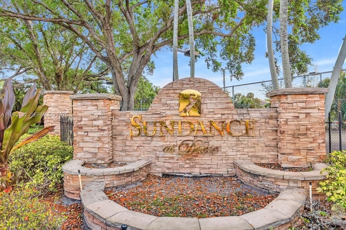 Real estate property located at 2796 University Dr #2202, Broward, Sundance At Davie Condo, Davie, FL