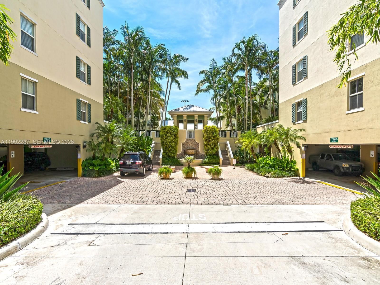 Real estate property located at 7542 102nd St #209, Miami-dade, The Reserve Of Pinecrest, Pinecrest, FL