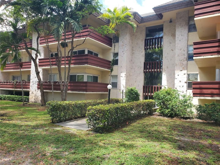Real estate property located at 1205 Mariposa Ave #206, Miami-dade, Villa Capri Condo, Coral Gables, FL