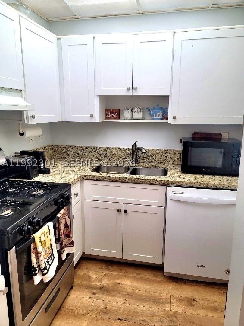 Real estate property located at 1205 Mariposa Ave #206, Miami-dade, Villa Capri Condo, Coral Gables, FL