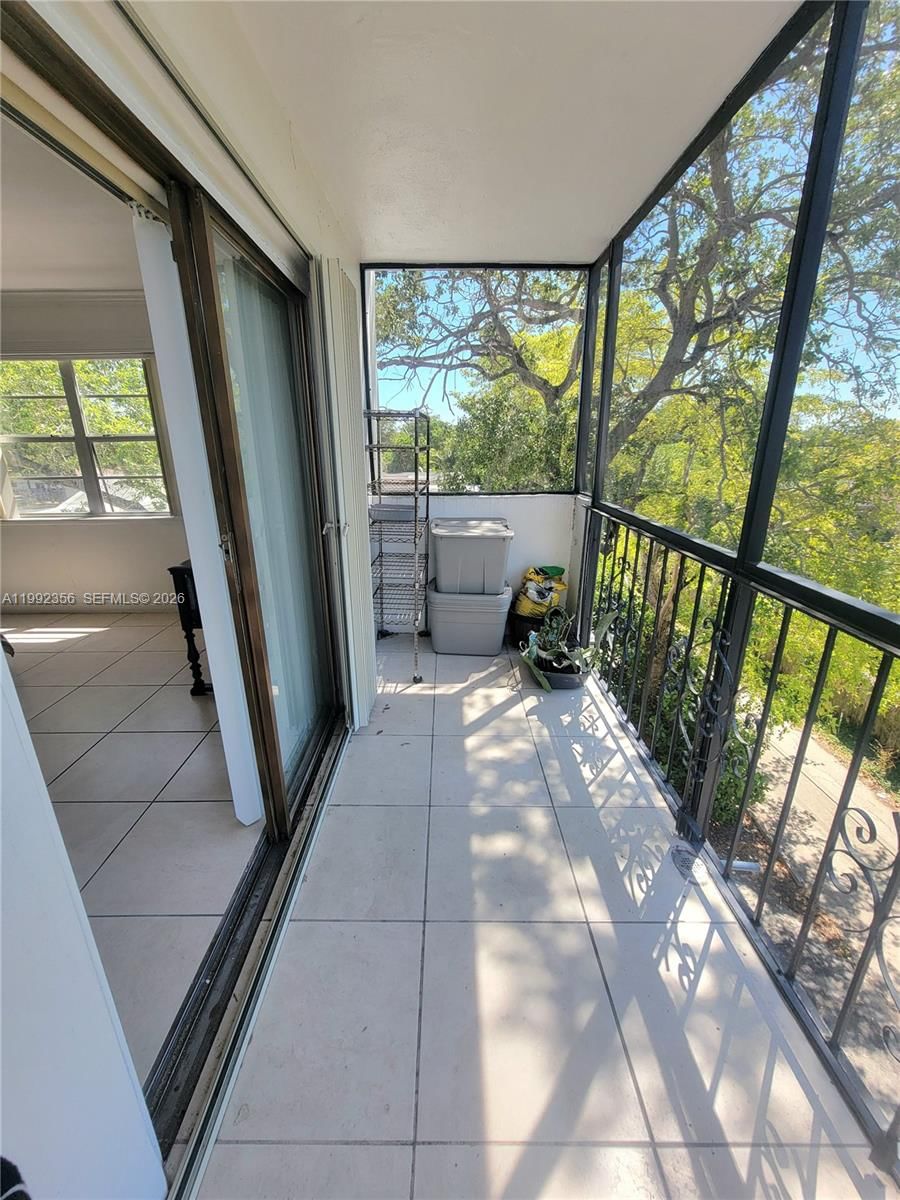 Real estate property located at 1230 139th St #304, Miami-dade, Dixie Gardens Condo, North Miami, FL
